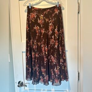 Garnet Hill Floral Pleated skirt Size 6